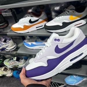 Meet your Posher, Iris